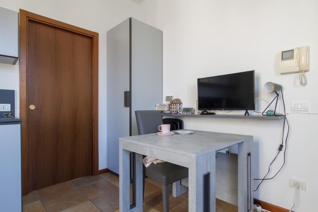 Fabulous Studio In Monza 15 Km To Milan City Centre Exterior foto